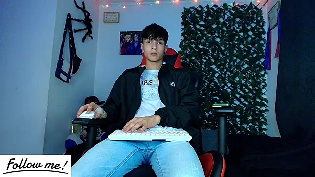 twink sebas  online show from February 3, 2025, 3:09 am