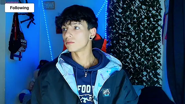 twink sebas  online show from February 19, 2025, 1:29 am