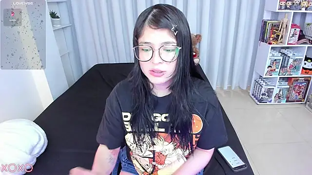 Snapshot of misshoneyxxx chatting on February 3, 2026, 8:03 pm misshoneyxxx online show from February 3, 2026, 8:03 pm