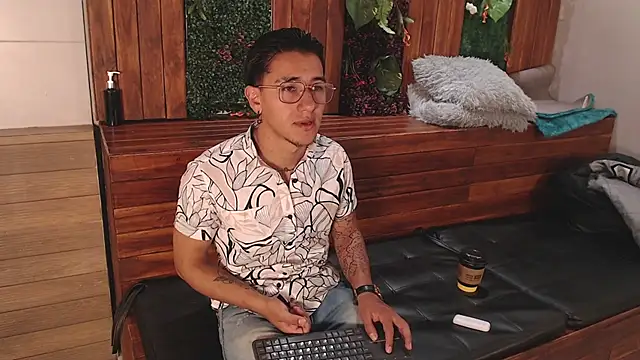 Snapshot of Andy_Joy_ chatting on November 10, 2025, 11:42 am Andy Joy online show from November 10, 2025, 11:42 am