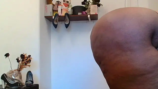 xTALLSEXYBUMx online show from September 17, 2025, 6:04 am