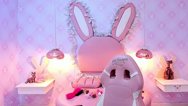 Snapshot of Saraa_Skinny chatting on December 11, 2024, 11:30 am Saraa Skinny online show from December 11, 2024, 11:30 am