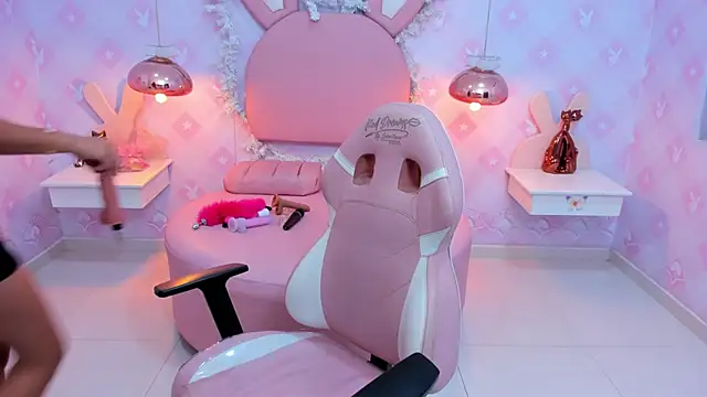 Snapshot of Saraa_Skinny chatting on January 9, 2025, 11:36 am Saraa Skinny online show from January 9, 2025, 11:36 am