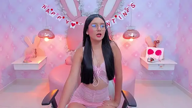 Snapshot of Saraa_Skinny chatting on February 15, 2025, 3:06 pm Saraa Skinny online show from February 15, 2025, 3:06 pm