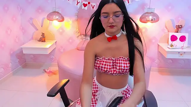 Snapshot of Saraa_Skinny chatting on February 22, 2025, 11:46 am Saraa Skinny online show from February 22, 2025, 11:46 am