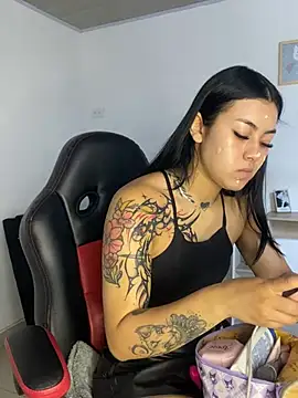 emily 22x online show from December 8, 2024, 5:22 pm