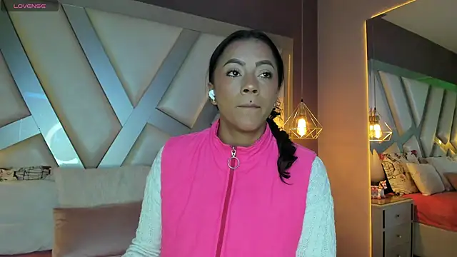 Amber villalobos  online show from October 11, 2025, 4:44 am