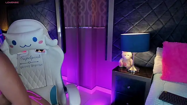 Snapshot of Amber_villalobos_ chatting on February 28, 2026, 5:08 am Amber villalobos online show from February 28, 2026, 5:08 am