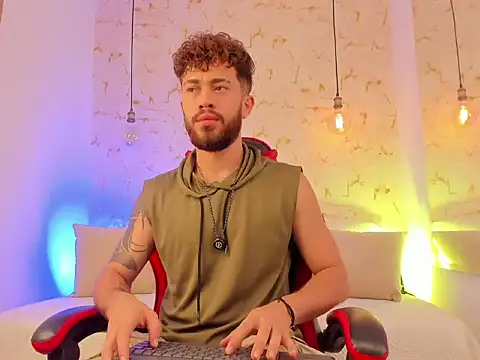 Snapshot of rikkostuff chatting on October 6, 2025, 4:15 pm rikkostuff online show from October 6, 2025, 4:15 pm