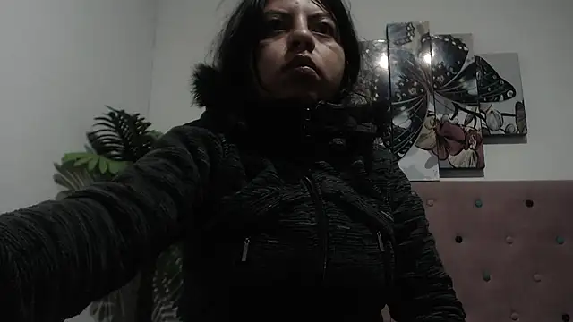 CarolineBrunx online show from March 5, 2025, 7:38 am