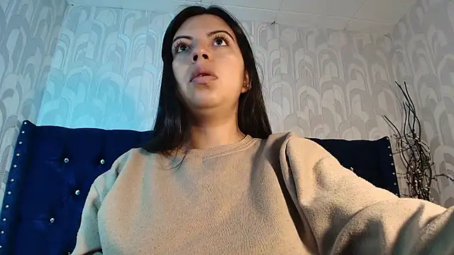 CarolineBrunx online show from January 14, 2026, 4:29 am