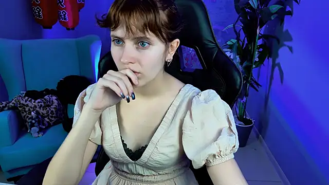 LolaAsmus online show from October 17, 2025, 5:43 am