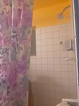 Snapshot of Jovende28 chatting on November 2, 2025, 10:28 am Jovende28 online show from November 2, 2025, 10:28 am