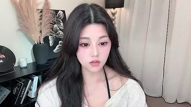 Snapshot of Strawberrybabyy1 chatting on March 4, 2025, 10:02 am Strawberrybabyy1 online show from March 4, 2025, 10:02 am