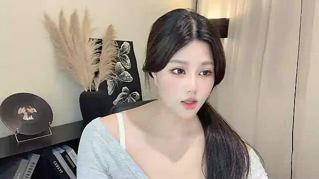 Snapshot of Strawberrybabyy1 chatting on March 15, 2025, 1:18 pm Strawberrybabyy1 online show from March 15, 2025, 1:18 pm