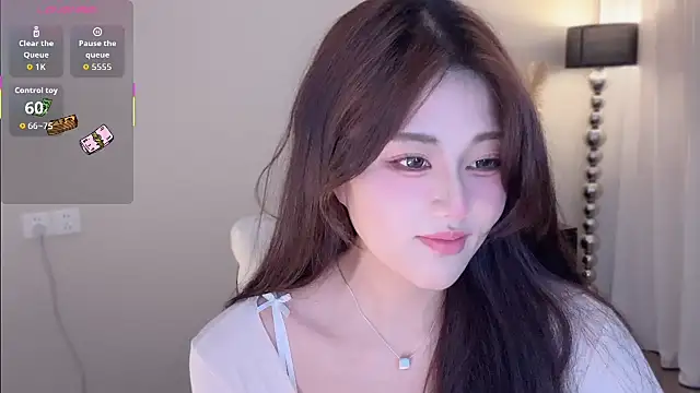 Snapshot of Strawberrybabyy1 chatting on October 14, 2025, 3:57 pm Strawberrybabyy1 online show from October 14, 2025, 3:57 pm