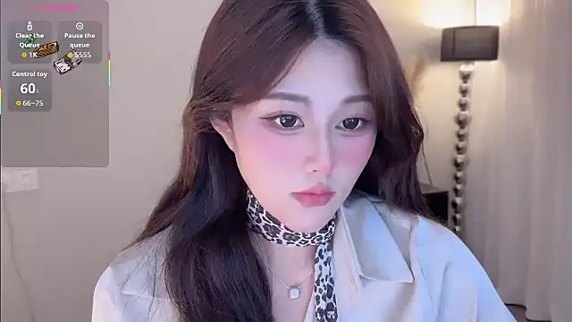 Snapshot of Strawberrybabyy1 chatting on October 20, 2025, 11:21 am Strawberrybabyy1 online show from October 20, 2025, 11:21 am