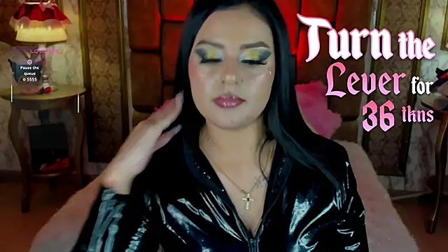 SoffiQueen online show from November 17, 2025, 8:25 pm