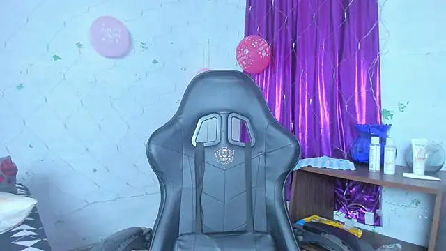 Snapshot of jonson- chatting on September 28, 2025, 9:53 pm jonson- online show from September 28, 2025, 9:53 pm