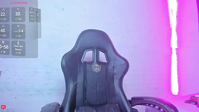 Snapshot of jonson- chatting on November 6, 2025, 10:43 pm jonson- online show from November 6, 2025, 10:43 pm