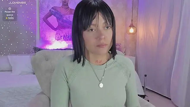 IVY QADESH online show from February 17, 2025, 6:48 pm