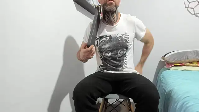 Snapshot of Antoniohot2024 chatting on February 21, 2025, 12:06 pm Antoniohot2024 online show from February 21, 2025, 12:06 pm