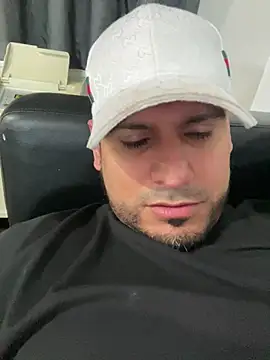 Snapshot of Insaneskillzz69 chatting on April 14, 2026, 1:50 pm Insaneskillzz69 online show from April 14, 2026, 1:50 pm