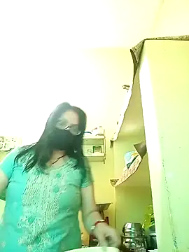 heenage online show from February 10, 2025, 2:52 am