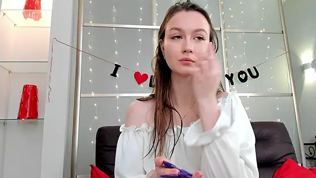 Emma Flin online show from June 20, 2026, 7:22 am