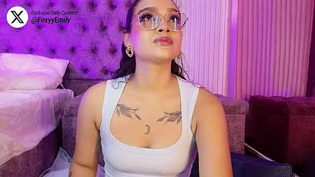 EMILYY FOXY online show from April 5, 2026, 2:25 pm