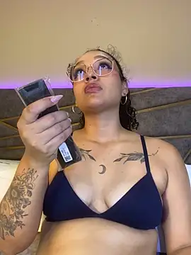 EMILYY FOXY online show from June 4, 2026, 7:42 pm
