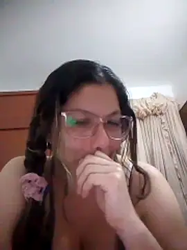 Carliina Soussa online show from December 14, 2025, 2:06 am