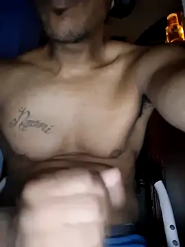 bigboytoy912 online show from May 25, 2026, 4:40 am