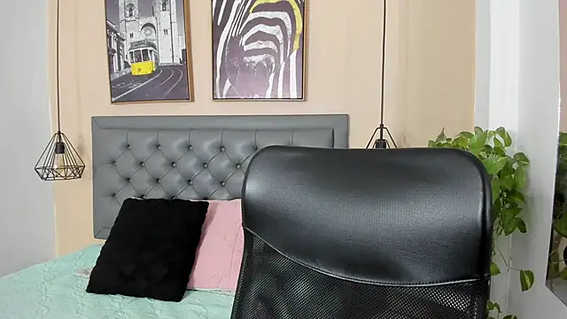 Snapshot of alicee_cooper chatting on November 8, 2025, 1:55 pm alicee cooper online show from November 8, 2025, 1:55 pm