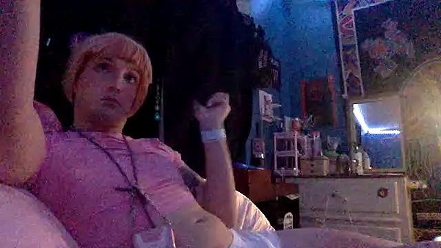 Snapshot of xdelilahz chatting on March 12, 2025, 9:23 am xdelilahz online show from March 12, 2025, 9:23 am