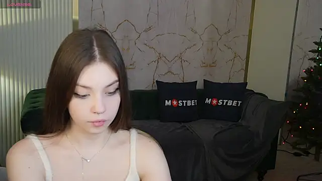 Snapshot of Beatrice_054 chatting on December 16, 2024, 8:31 am Beatrice 054 online show from December 16, 2024, 8:31 am