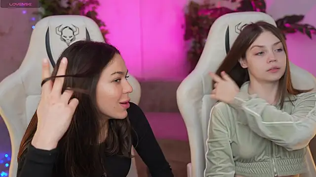 Snapshot of Beatrice_054 chatting on January 15, 2025, 9:51 pm Beatrice 054 online show from January 15, 2025, 9:51 pm