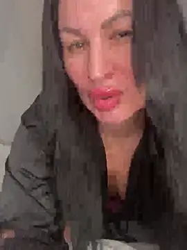 Snapshot of Helena7077 chatting on January 17, 2026, 2:33 pm Helena7077 online show from January 17, 2026, 2:33 pm