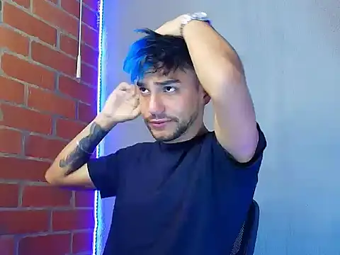 Snapshot of Leandro_valenzuela chatting on November 8, 2025, 9:24 pm Leandro valenzuela online show from November 8, 2025, 9:24 pm