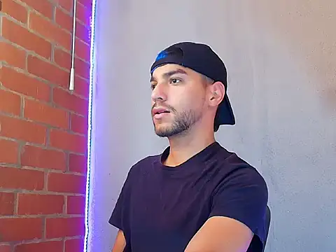 Snapshot of Leandro_valenzuela chatting on November 11, 2025, 3:56 pm Leandro valenzuela online show from November 11, 2025, 3:56 pm