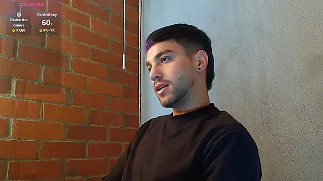 Leandro valenzuela online show from December 14, 2025, 2:11 pm