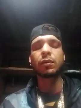 Snapshot of _Dmente_ chatting on February 24, 2025, 8:27 am Dmente online show from February 24, 2025, 8:27 am