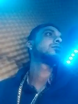 Snapshot of _Dmente_ chatting on March 7, 2025, 11:40 am Dmente online show from March 7, 2025, 11:40 am