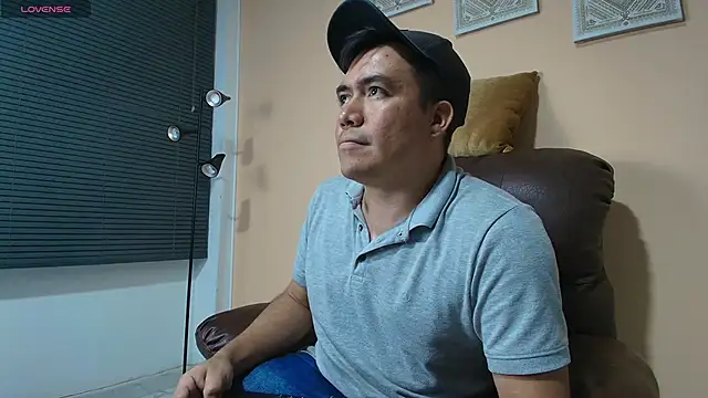 Snapshot of Jhonatan_Morales_S chatting on March 9, 2025, 2:39 am Jhonatan Morales S online show from March 9, 2025, 2:39 am