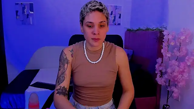 Snapshot of Charlee_pink chatting on November 4, 2025, 9:47 pm Charlee pink online show from November 4, 2025, 9:47 pm