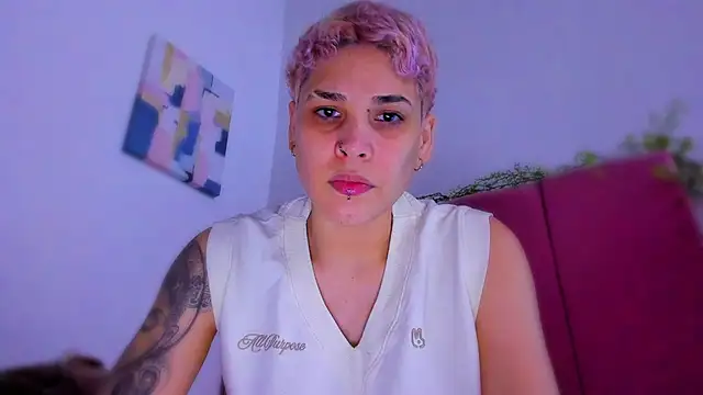 Snapshot of Charlee_pink chatting on December 20, 2025, 2:29 am Charlee pink online show from December 20, 2025, 2:29 am