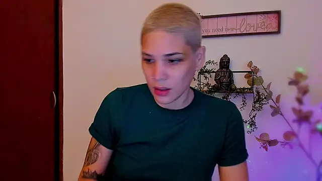 Snapshot of Charlee_pink chatting on January 11, 2026, 5:07 pm Charlee pink online show from January 11, 2026, 5:07 pm