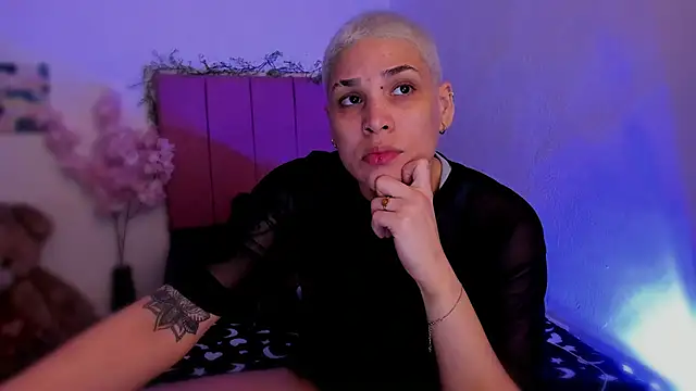 Snapshot of Charlee_pink chatting on February 16, 2026, 6:31 am Charlee pink online show from February 16, 2026, 6:31 am