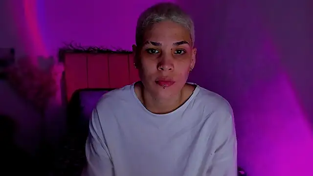 Snapshot of Charlee_pink chatting on February 21, 2026, 4:35 am Charlee pink online show from February 21, 2026, 4:35 am