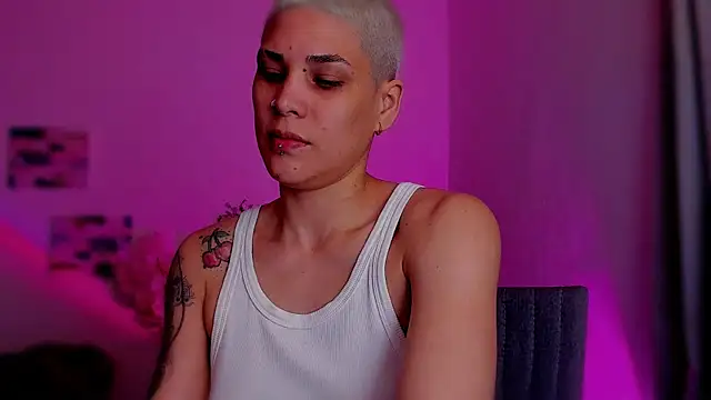 Snapshot of Charlee_pink chatting on March 2, 2026, 5:08 am Charlee pink online show from March 2, 2026, 5:08 am